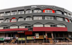 Super Townhouse Gandhi Hall Hotel Indore 4* India